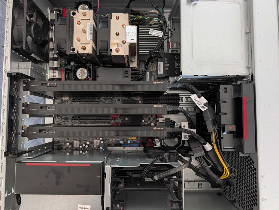Workstation Lenovo ThinkStation P620 | Threadripper PRO 5975WX | 3 x RTX 4000 Ada | 128GB ECC 3200MHz | 2TB Samsung 990 PRO | Garanție 2029
