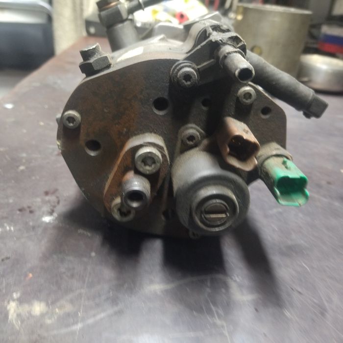 Для дизельных двигателей високого давления  Б/У на заказ перевезли. .