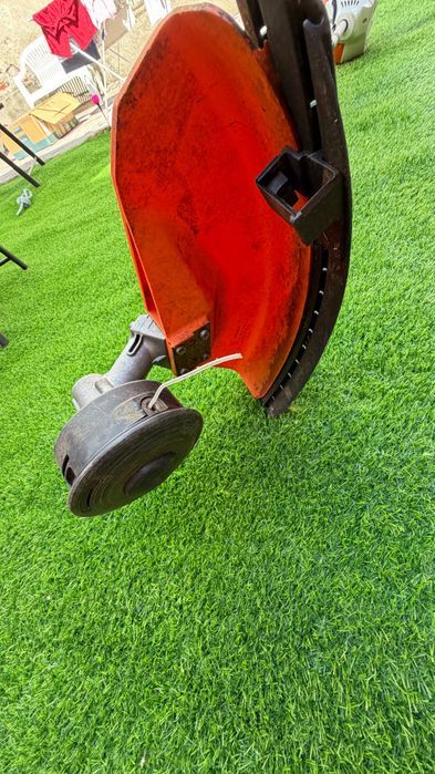 Бензинова моторна косачка с двуръкохватково управление STIHL FS 240 C