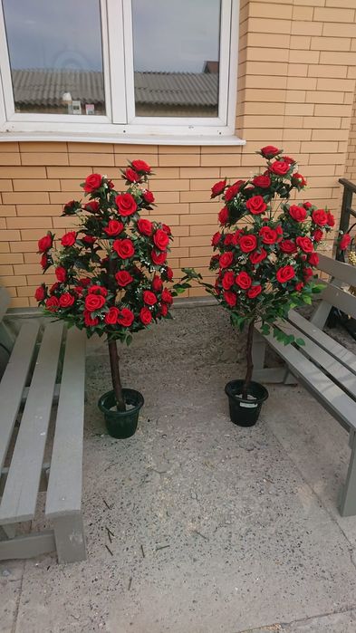 Продается искуственные деревья.