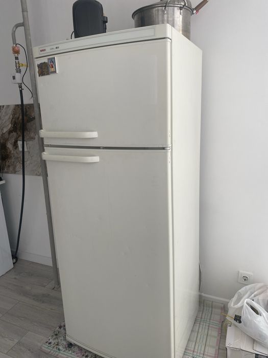 Bosh холодильник в хорош состоянии