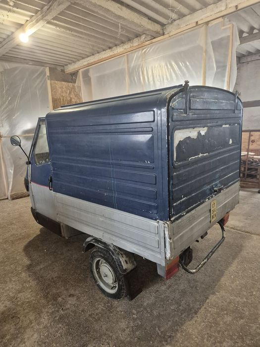 Piaggio Ape 50 cu caroserie originala, fara rugina
