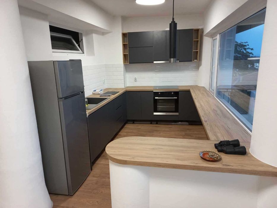 Дава се под наем Тристаен апартамент в Балчик - 137 кв.м за 800 € - Снимка #11
