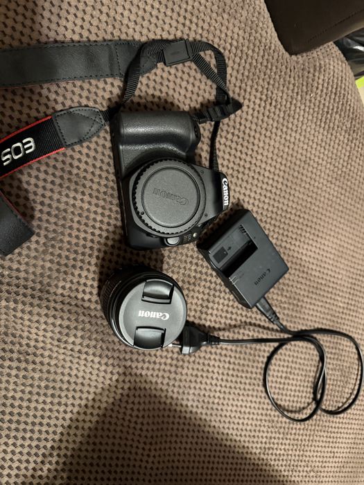Canon 200 D DSLR