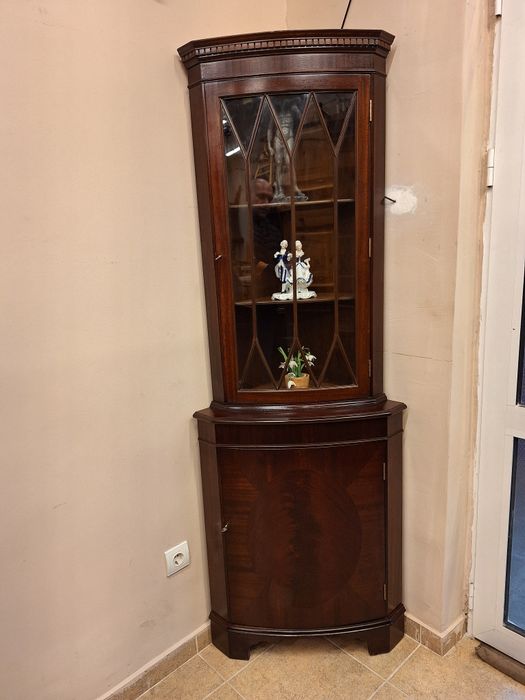 Луксозна ъглова витрина SELVA