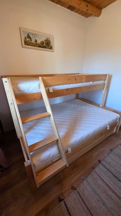 Vand pat etajat lemn masiv 140/90 cu lada si saltele stare foarte buna