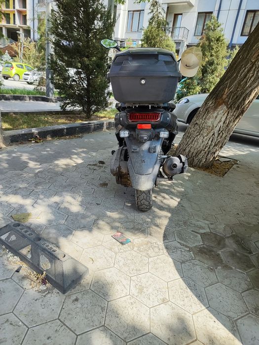 Tank  Skuter 150 kub.  11 000  km probeg