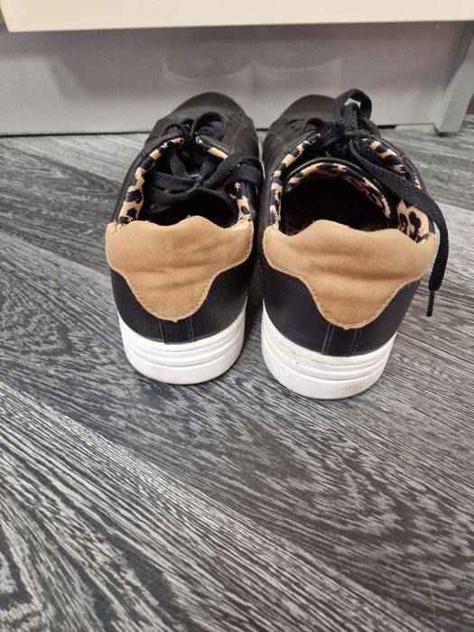 Дамски кецове 40