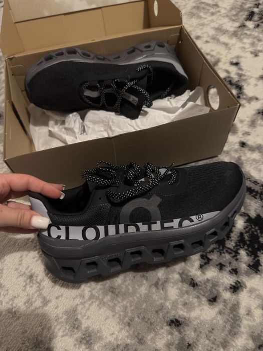 On m Cloudmonster  Lumos