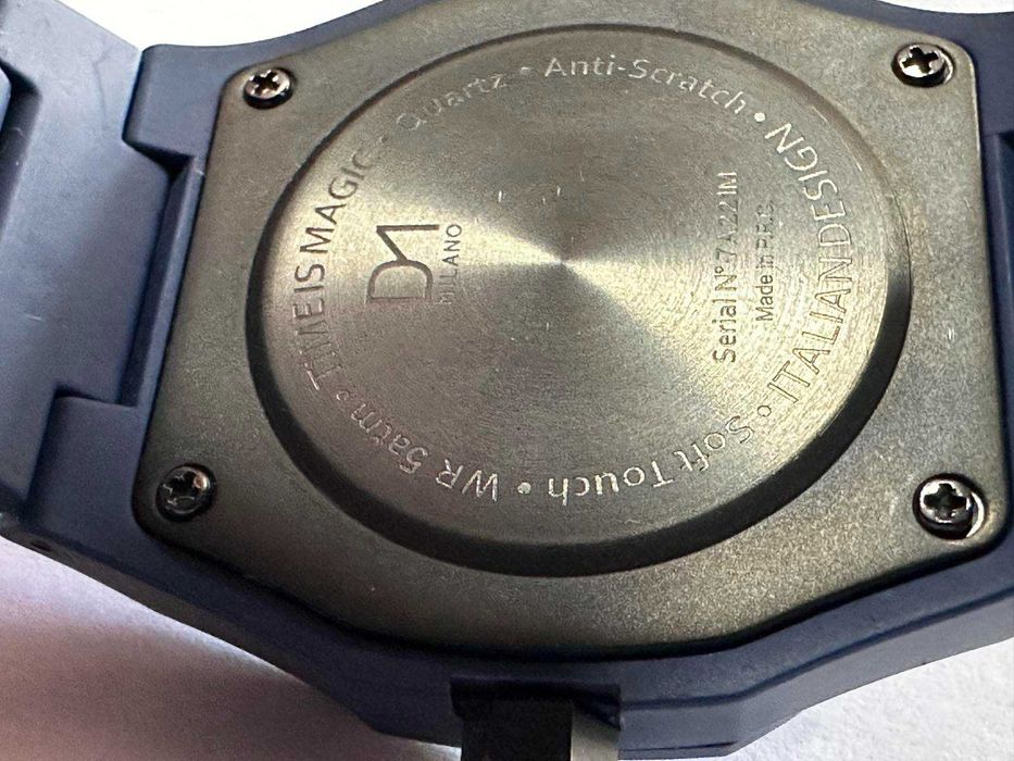 Часовник D1 Milano 7А221М