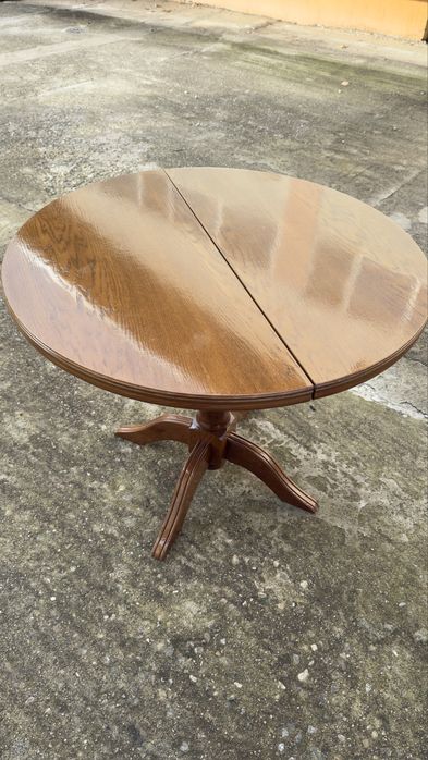 Трапезарна дървена маса