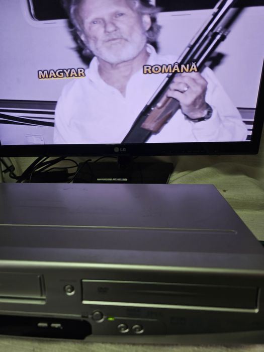 Vând Combo vhs -dvd Funai Dpvr-6630