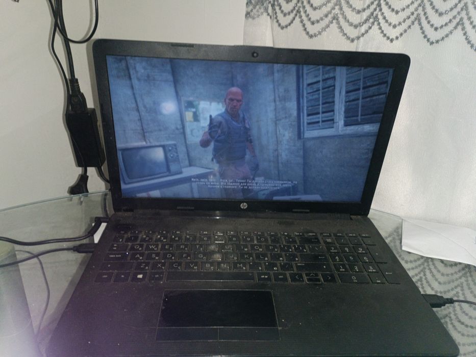 Ноутбук сотилади