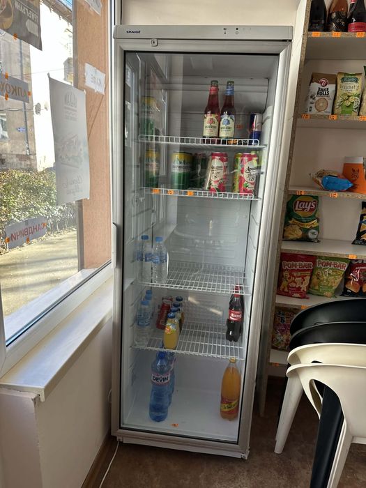 Хладилна витрина