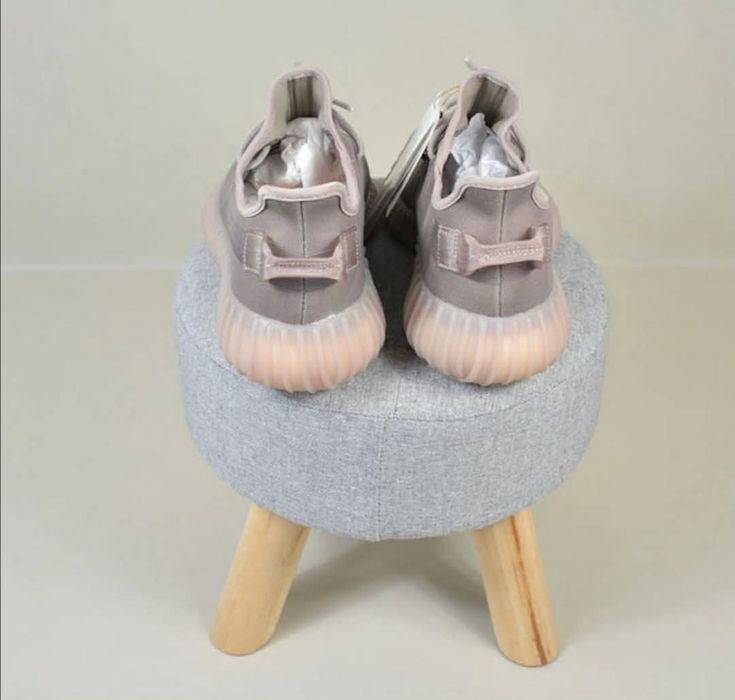 Vand adidasi Adisas YEEZY 350BOOSTT