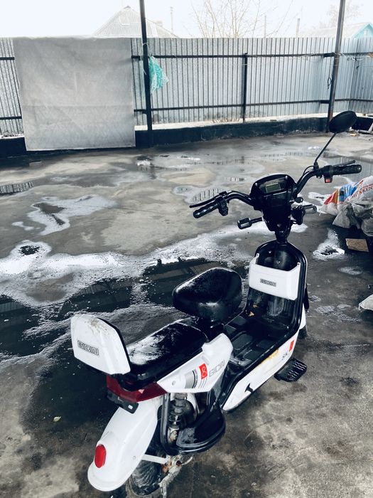 Скутер sk8 продам