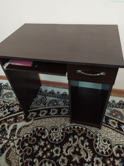 Стол компьютерный