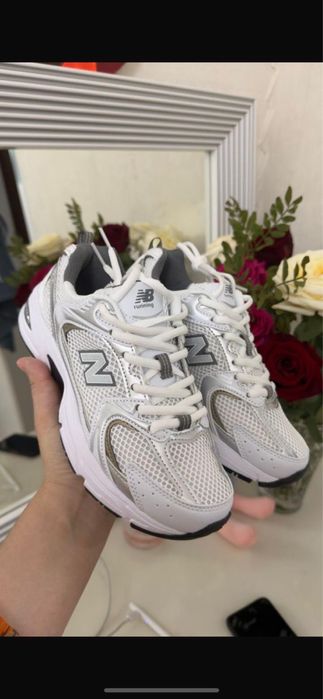 Продам кросовки женские нов