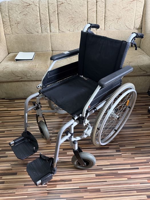 Scaun rulant medical handicap dizabilitati batrani