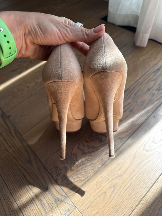 Туфли на каблуке