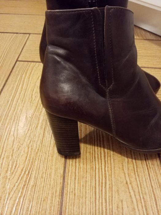 Cizme/botine piele naturala măr 39. Stare excelenta.