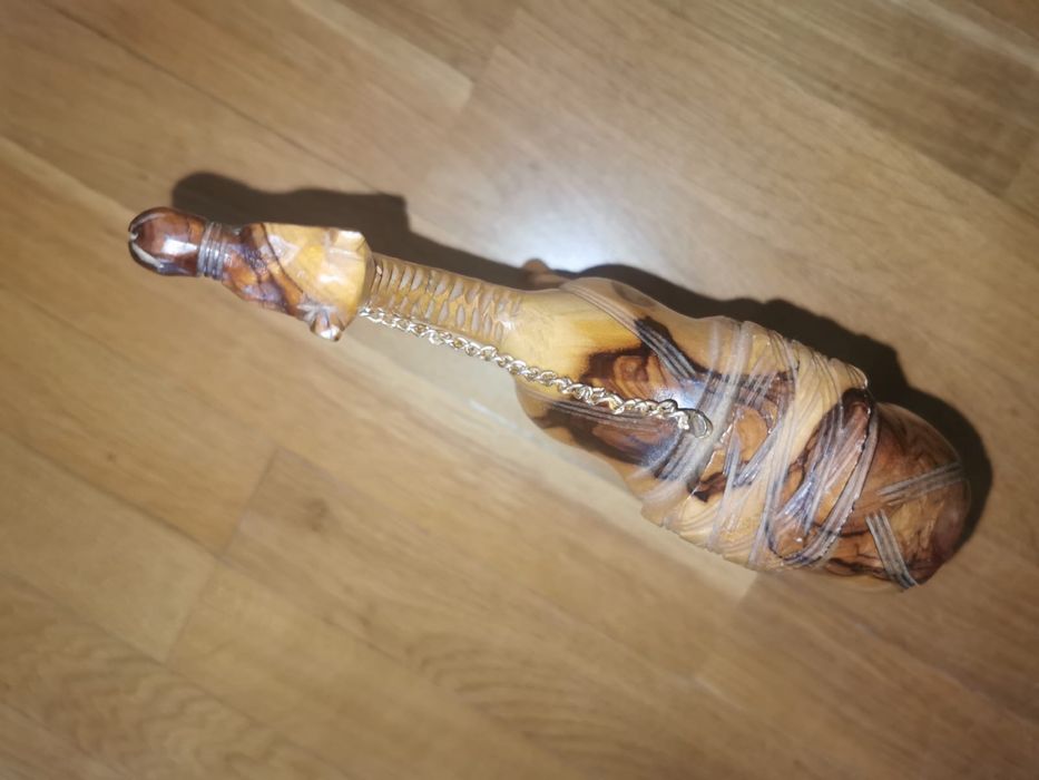 Антикварна ръчно резбована фигура на камила масивно маслиново дърво !