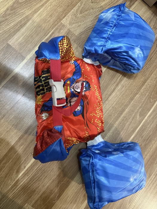 Жилет и аквашузы