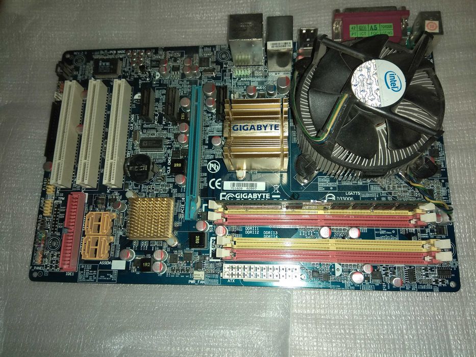 Продам сборку: материнская плата "Gigabyte"