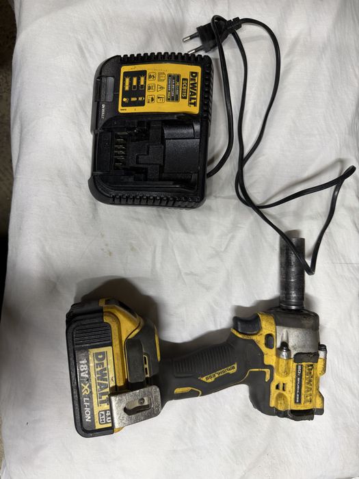 Гайкаверт Dewalt