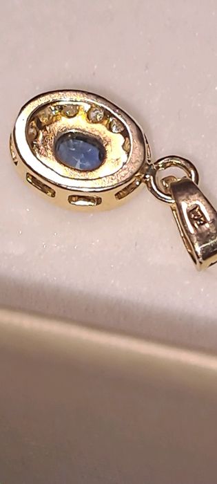 Pandantiv aur 18 k cu diamante naturale și safir