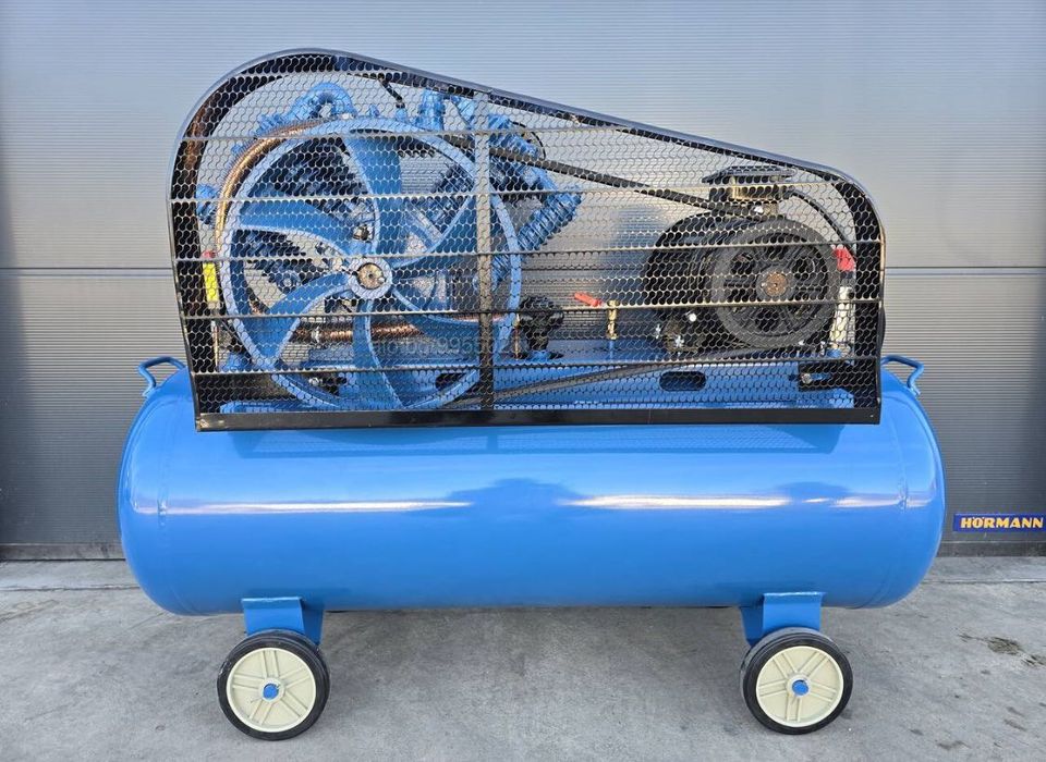 Компресор за въздух 300л.7.5 KW / 10 HР / 12.5 бара