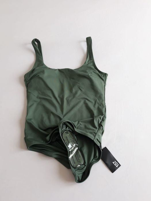 Costum de baie intreg
