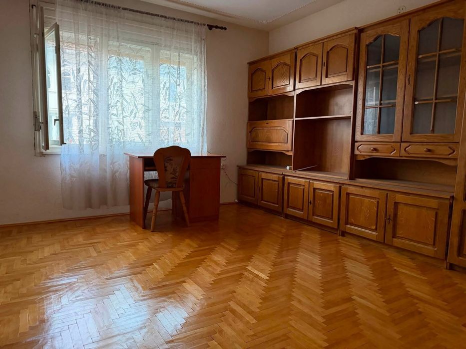 Vand casa in stei