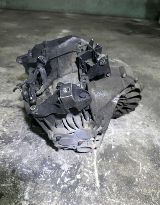 Скоростна кутия за Volvo V50 2.0 HDi / Волво В50 2007г.