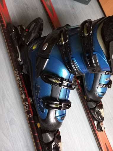 Комплект: ски, ски автомати и ски обувки. Прилично състояние.