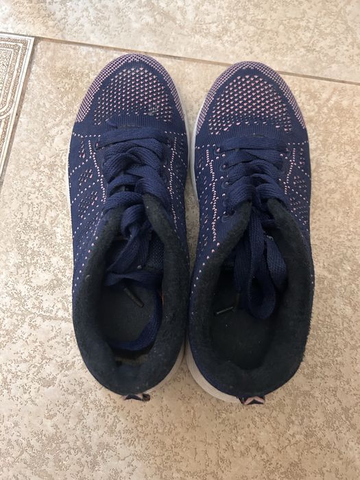 кроссовки женские