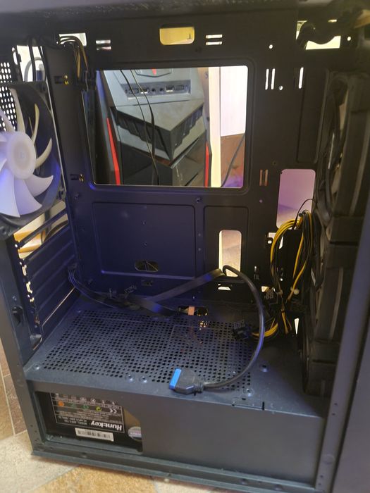 Корпус с вентиляторами