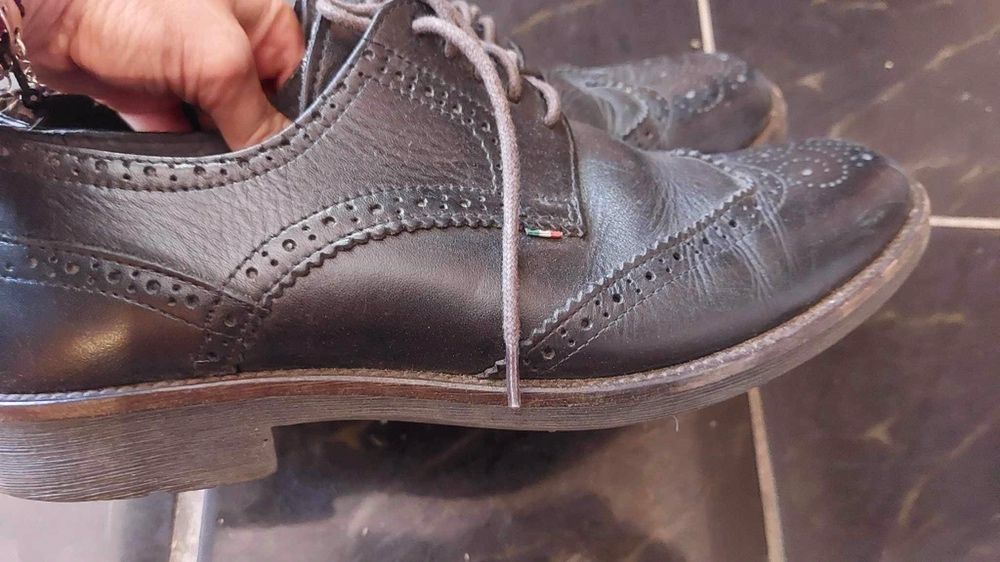 Pantofi piele doua perechi nr 43