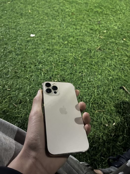 iPhone 12 про  срочно