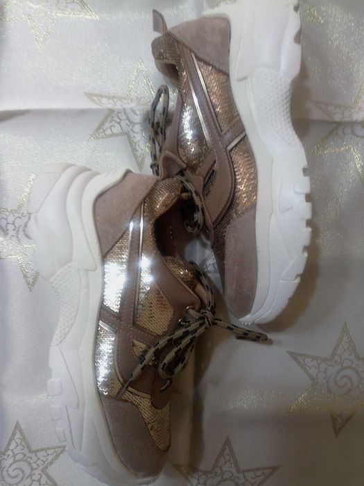 Дамски сникърси в цвят капучино и злато  N:38