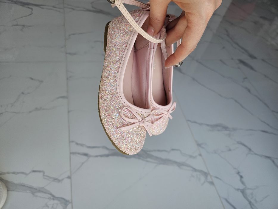 Нови обувки за момичета, 25 номер