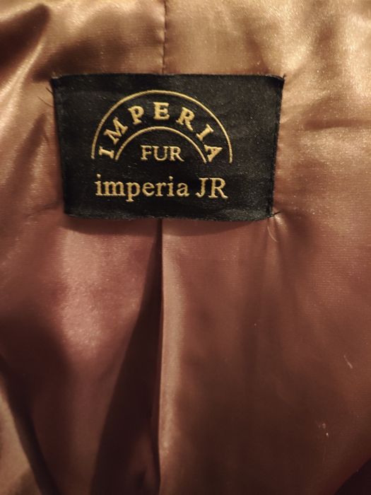 Продам полушубок с капюшоном норкавая