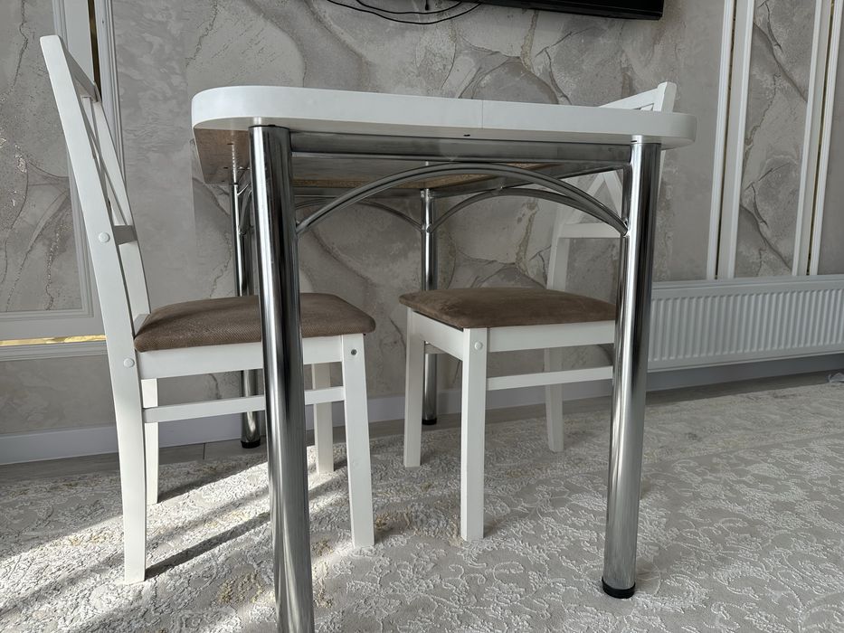 Продам столь и 2 стулья