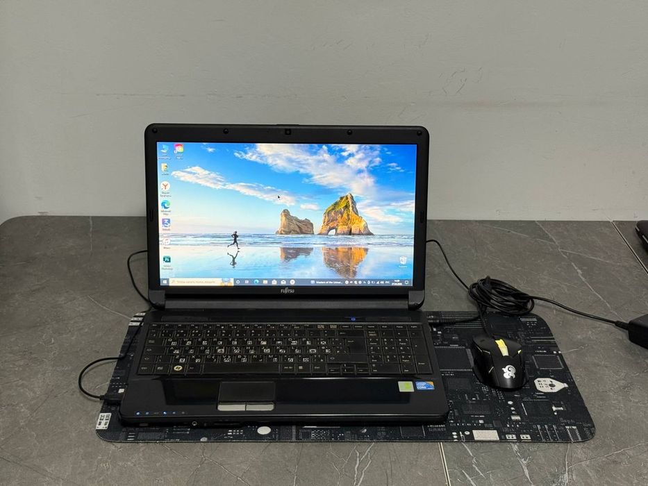 Офисный Ноутбук Fujitsu Core i3 SSD 128 гб HDD 500 гб