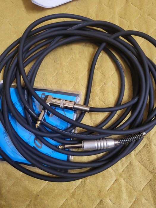 curea si cablu pentru chitara electrica