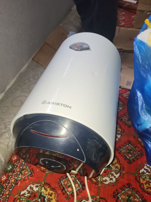Обогреватель воды Аристон