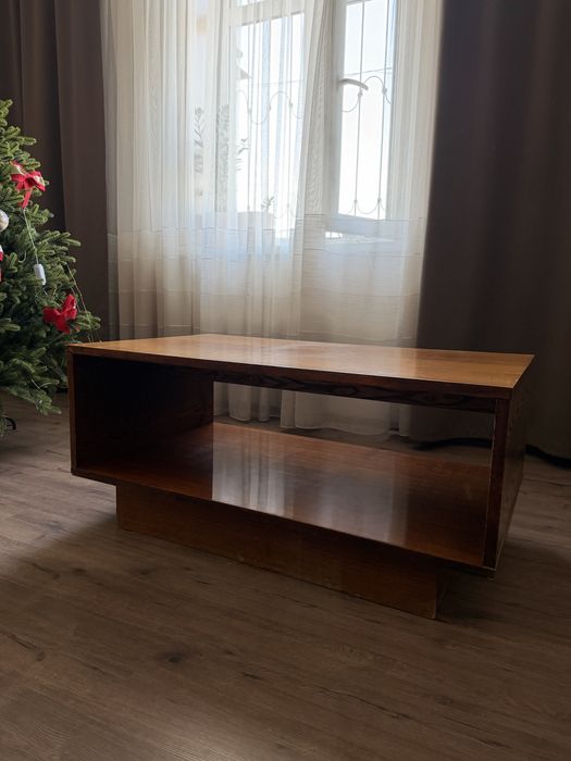 Журнальный столик