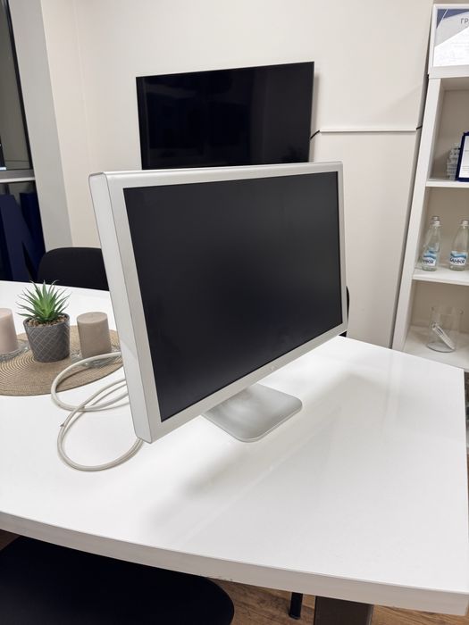 Apple cinema display