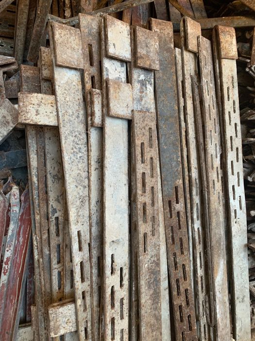 Cravate pentru stalpi, cofraje, pene pentru cravate