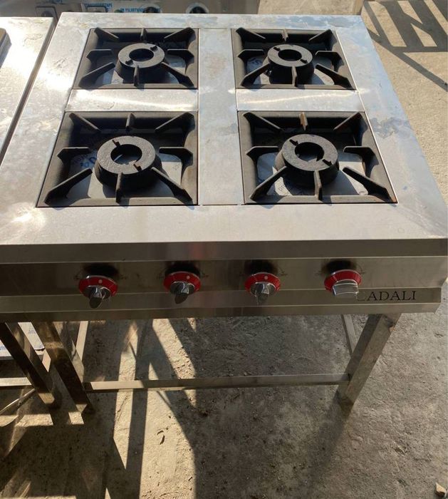 Кафе ресторан ушын арналган 4 ошаклы газ плита сатылады